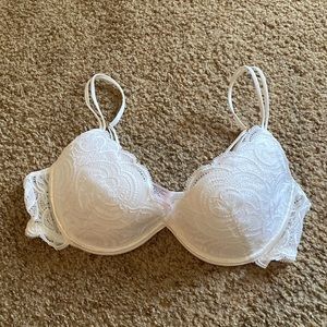 Victoria’s Secret Very Sexy 36 B White Lacey push up bra